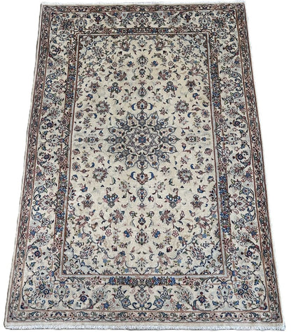 Fine Hand-Knotted Persian Kashan Carpet