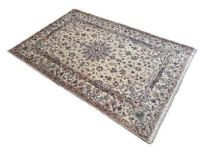 Fine Hand-Knotted Persian Kashan Carpet