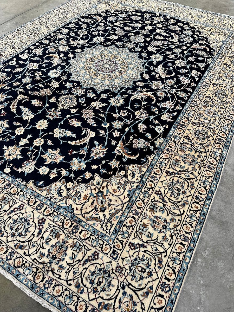 Fine Hand-Knotted Persian Naien Carpet