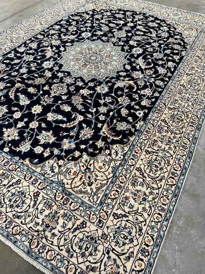 Fine Hand-Knotted Persian Naien Carpet