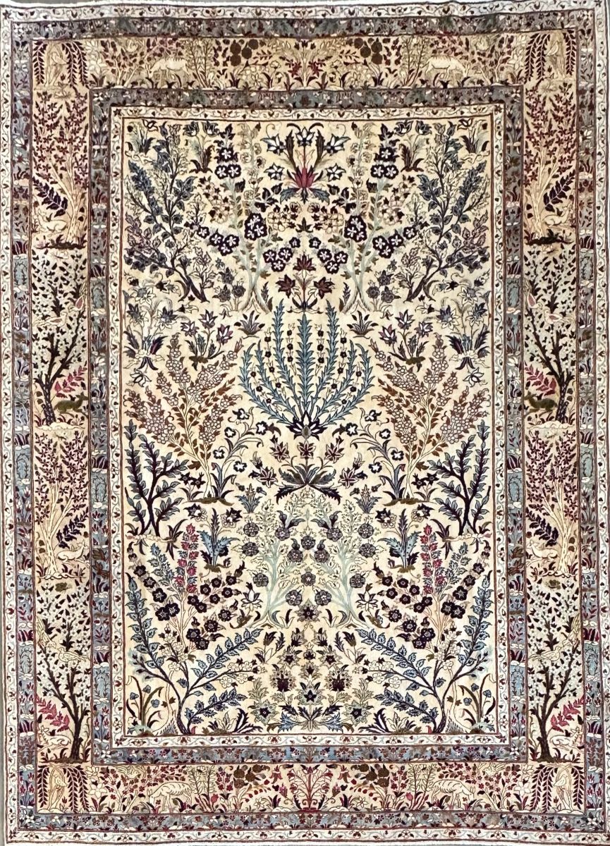 Fine Hand-Knotted Persian Isfahan Carpet