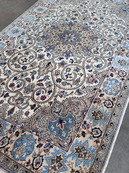 Fine Hand-Knotted Persian Naien Carpet