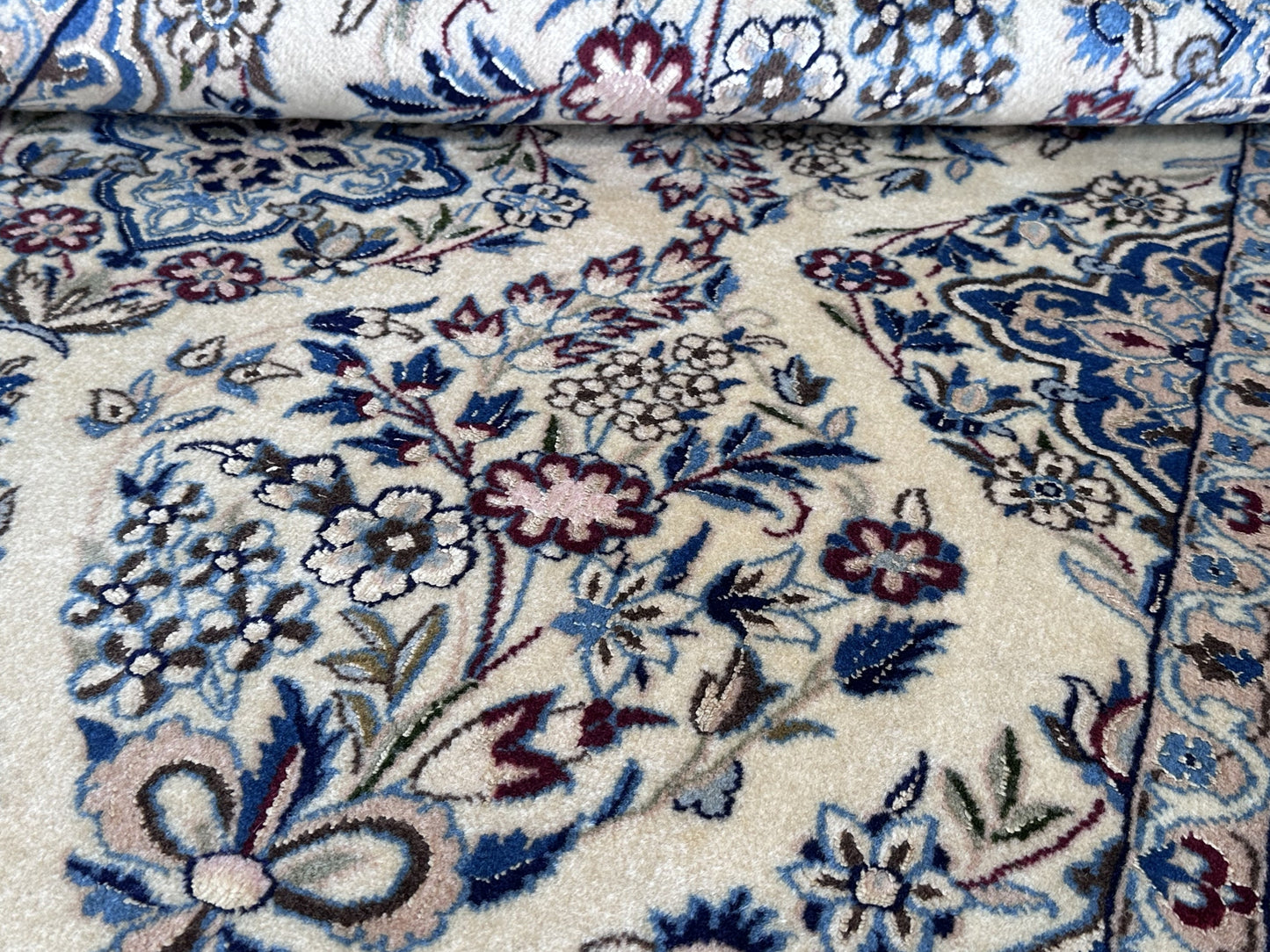 Fine Hand-Knotted Persian Naien Carpet