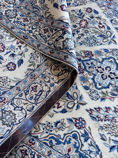 Fine Hand-Knotted Persian Naien Carpet