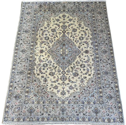 Fine Hand-Knotted Persian Kashan Carpet