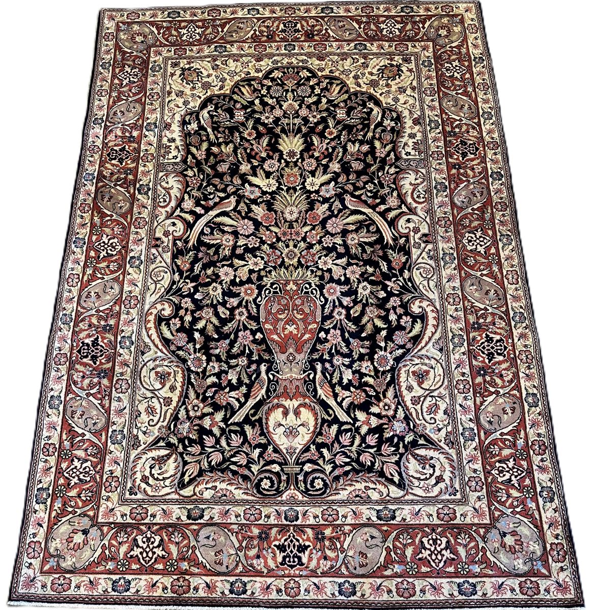Fine Hand-Knotted Persian Kashan Carpet