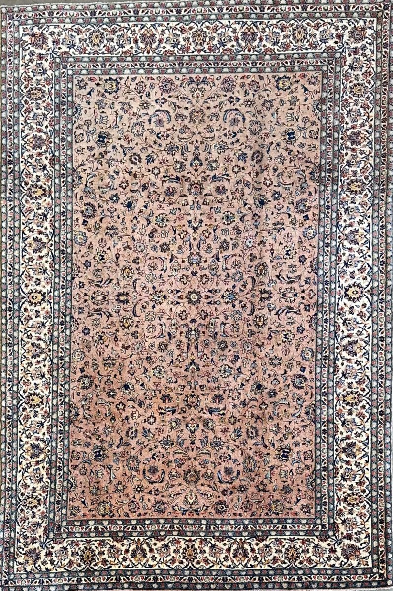 Fine Hand-Knotted Persian Kashan Carpet