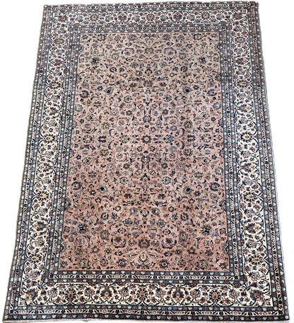Fine Hand-Knotted Persian Kashan Carpet