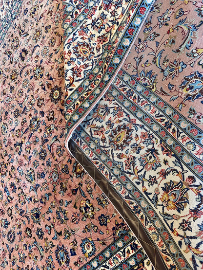Fine Hand-Knotted Persian Kashan Carpet