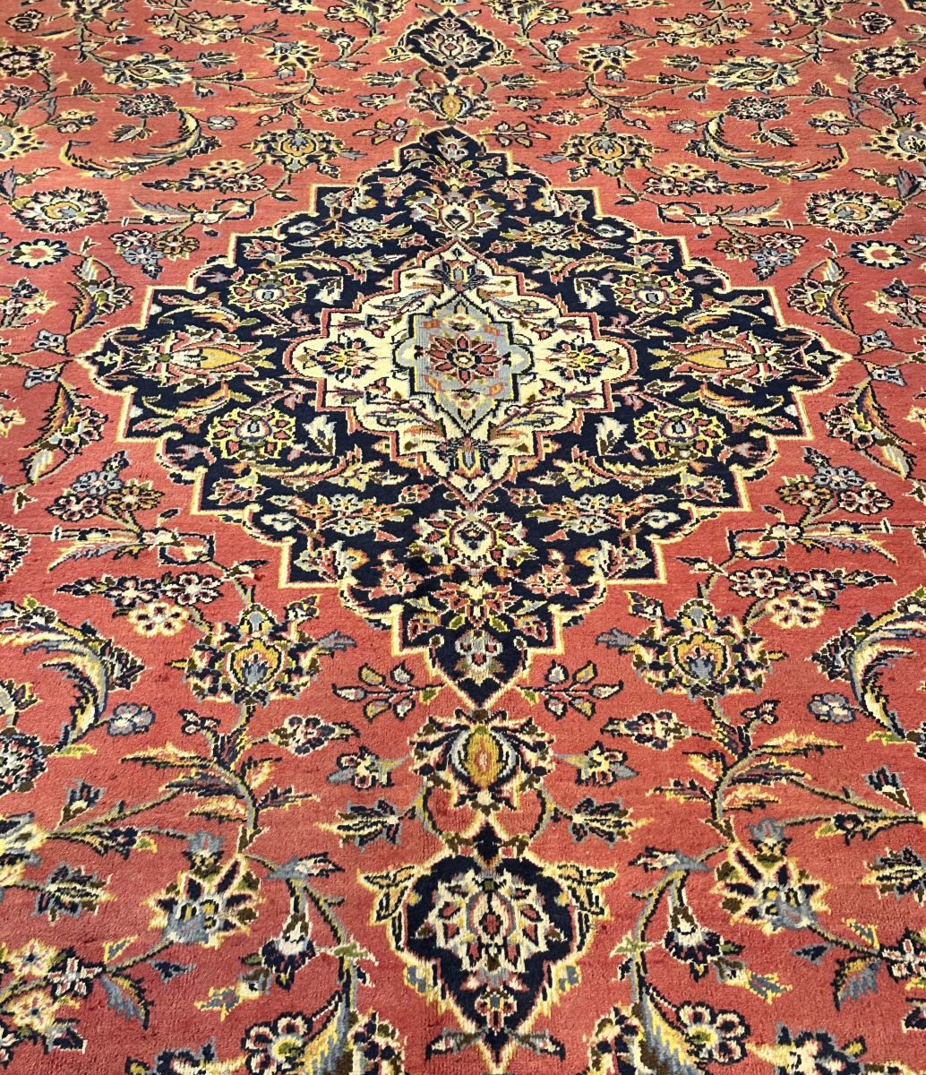 Fine Hand-Knotted Persian Kashan Carpet