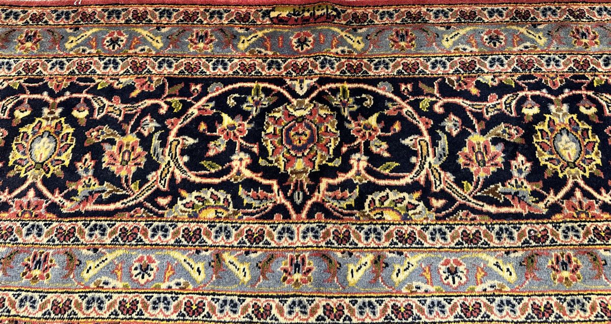 Fine Hand-Knotted Persian Kashan Carpet