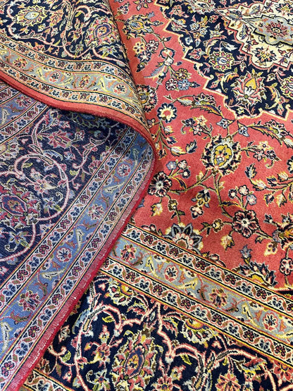 Fine Hand-Knotted Persian Kashan Carpet