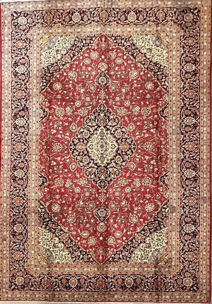 Fine Hand-Knotted Persian Kashan Carpet