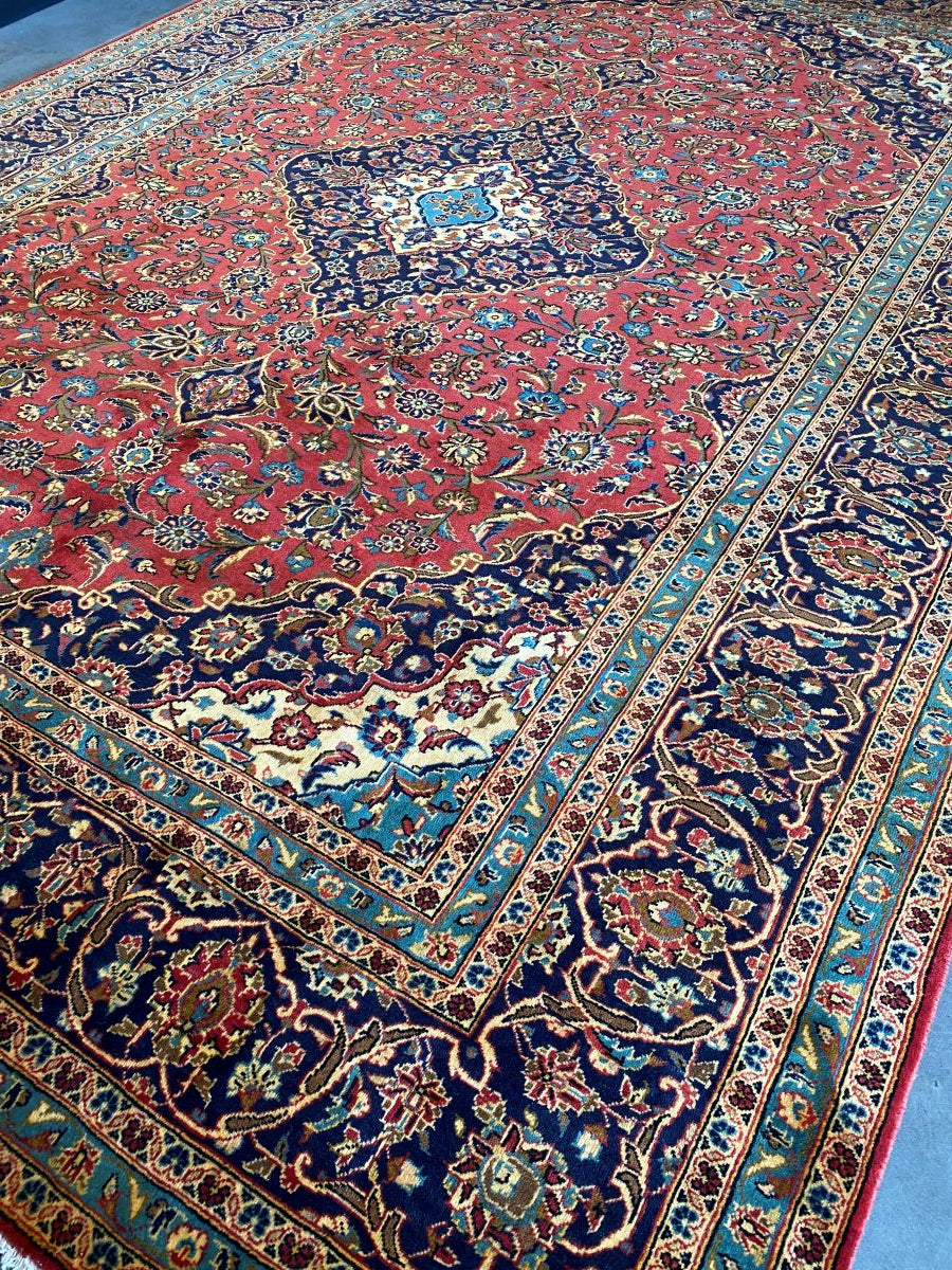Hand-Knotted Persian Kashan Carpet