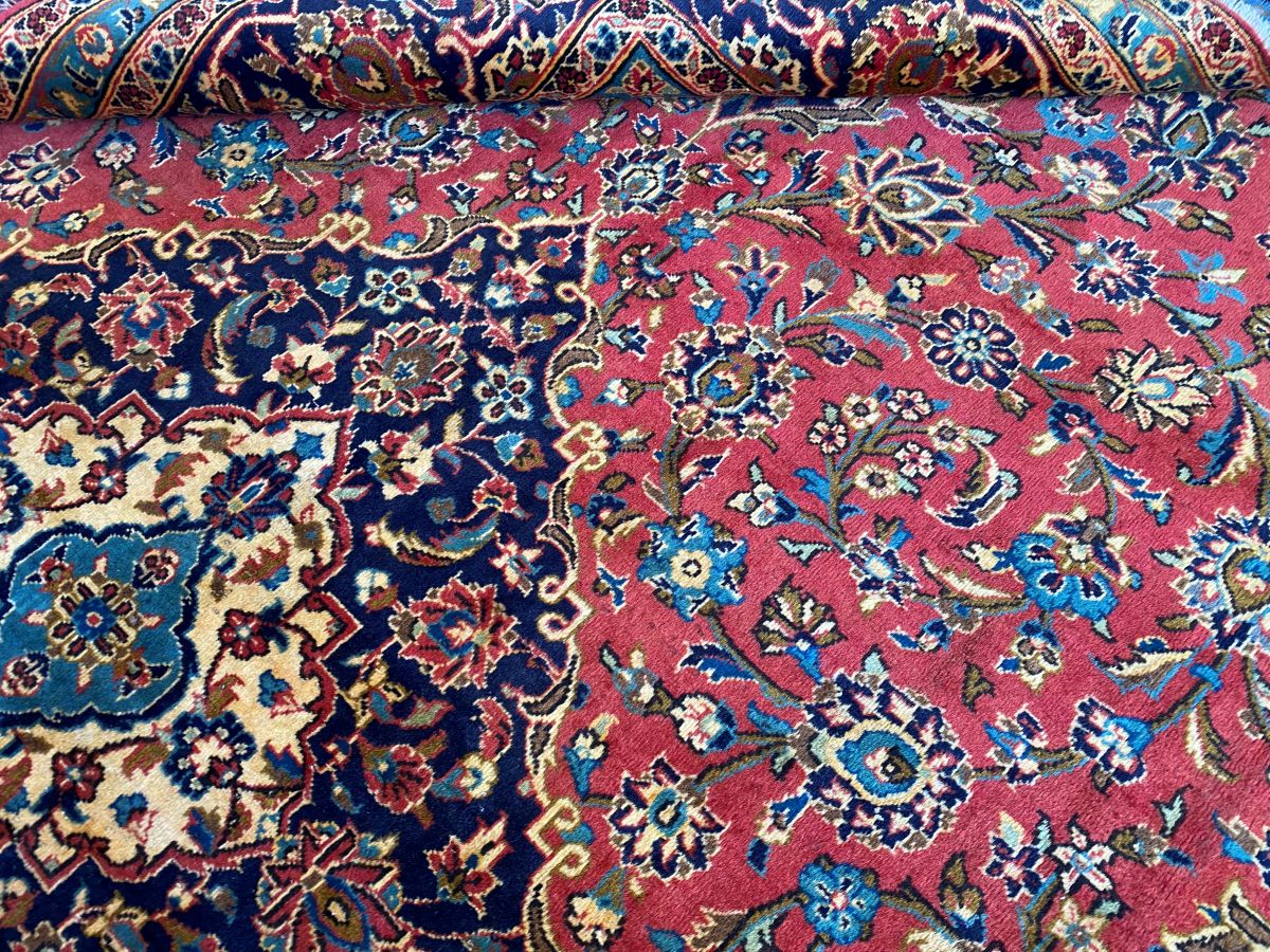 Hand-Knotted Persian Kashan Carpet