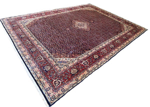 Fine Hand-Knotted Persian Bidjar Carpet