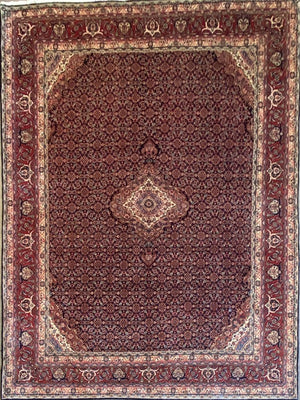 Fine Hand-Knotted Persian Bidjar Carpet