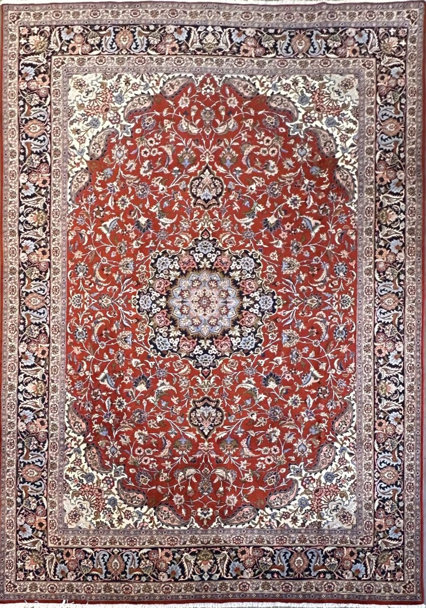 Fine Hand-Knotted Persian Isfahan Carpet