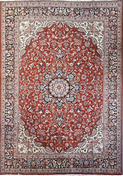 Fine Hand-Knotted Persian Isfahan Carpet