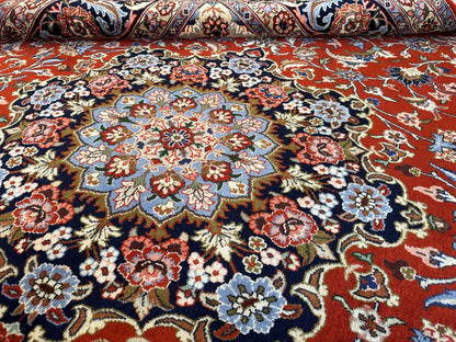 Fine Hand-Knotted Persian Isfahan Carpet