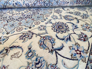 Fine Hand-Knotted Persian Naien Carpet