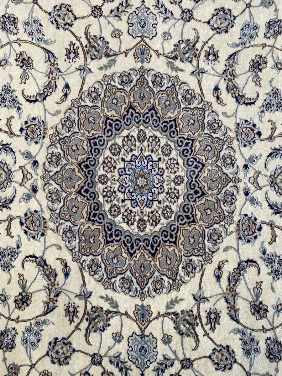 Fine Hand-Knotted Persian Naien Carpet