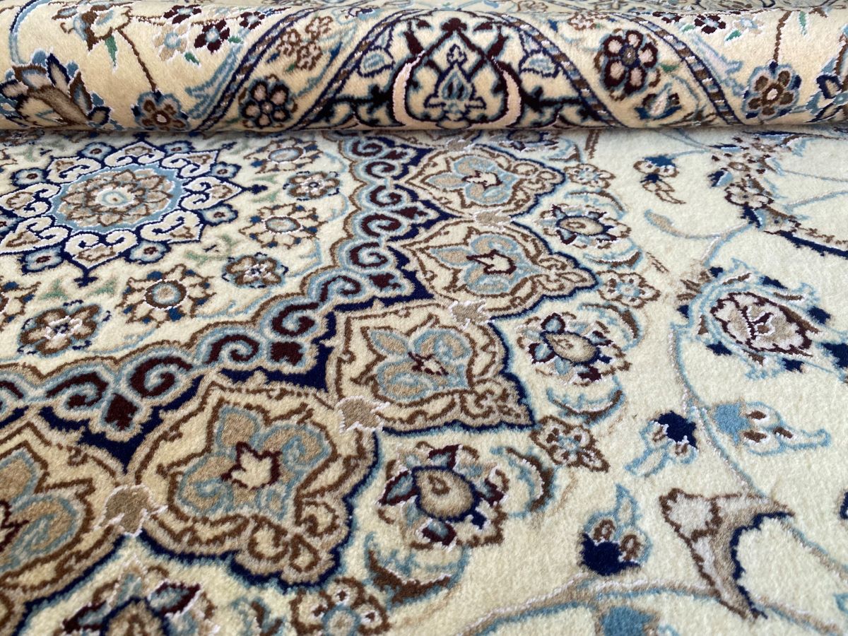 Fine Hand-Knotted Persian Naien Carpet