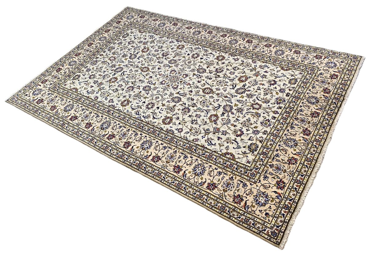 Hand-Knotted Persian Kashan Carpet