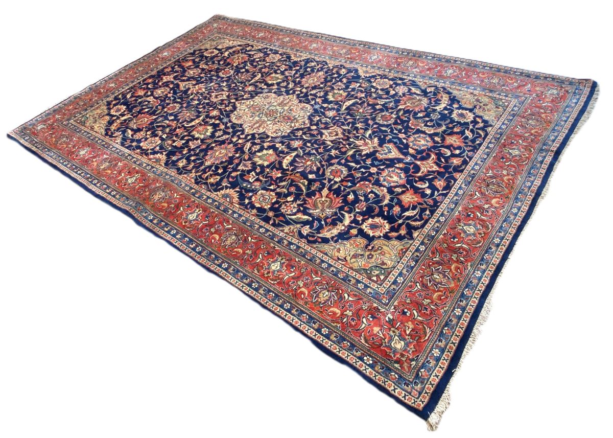 Hand-Knotted Persian Sarouq Carpet