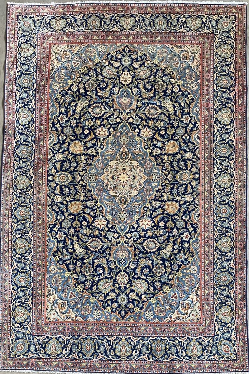 Hand-knotted Persian Kashan Carpet