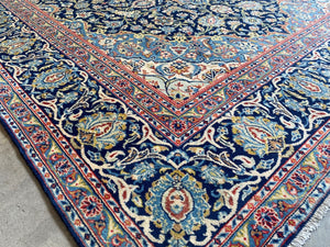 Hand-knotted Persian Kashan Carpet