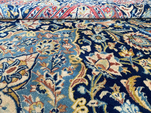 Hand-knotted Persian Kashan Carpet