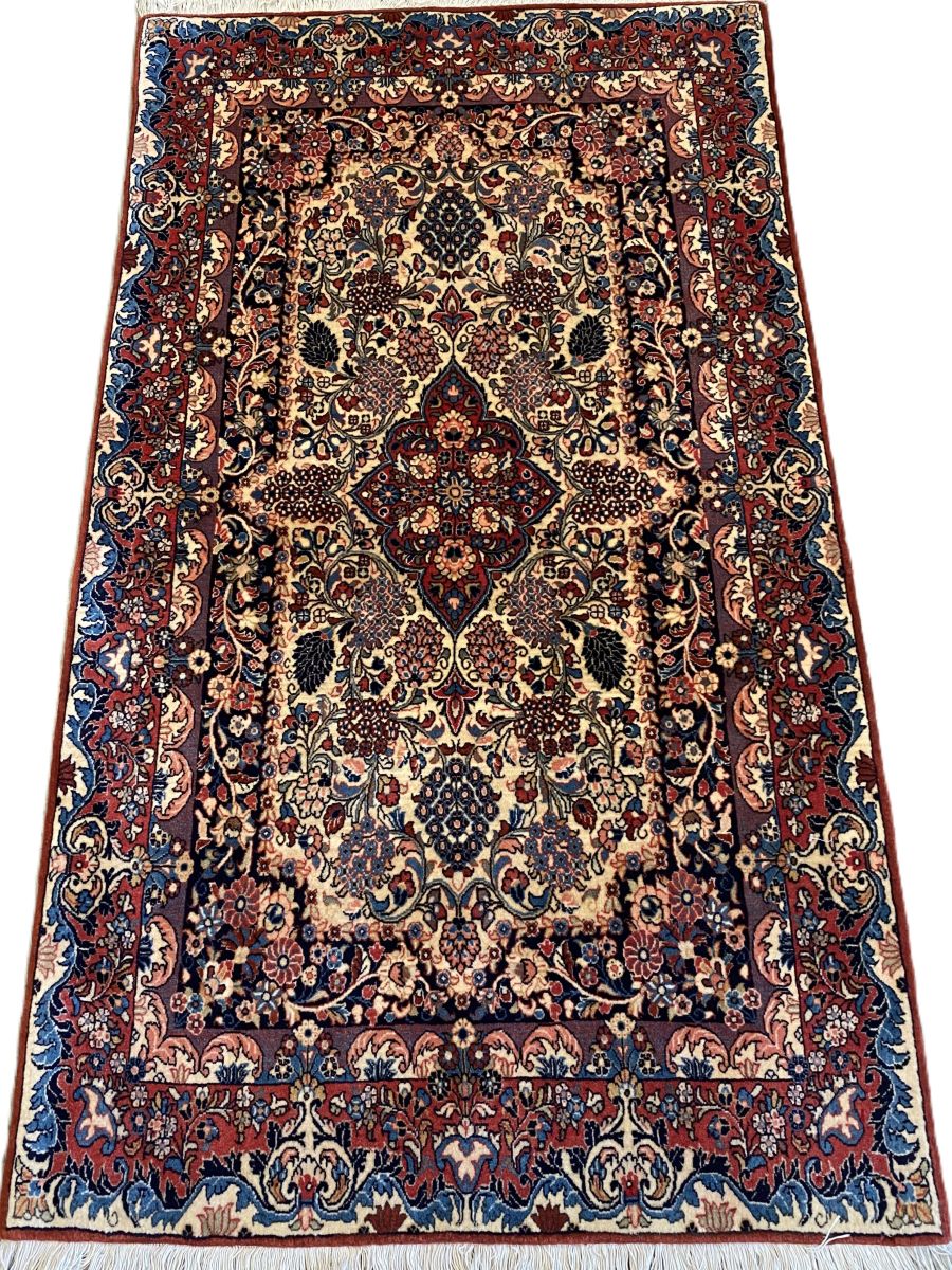 Rare Hand-Knotted Persian Sarouq Carpet