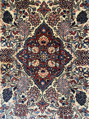 Rare Hand-Knotted Persian Sarouq Carpet