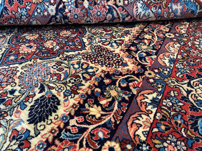 Rare Hand-Knotted Persian Sarouq Carpet
