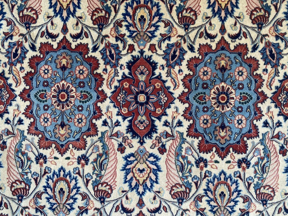 Rare Hand-Knotted Persian Sarouq Carpet