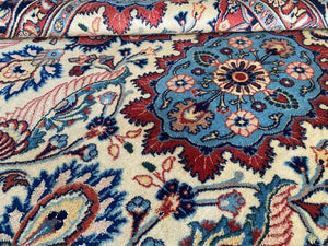 Rare Hand-Knotted Persian Sarouq Carpet