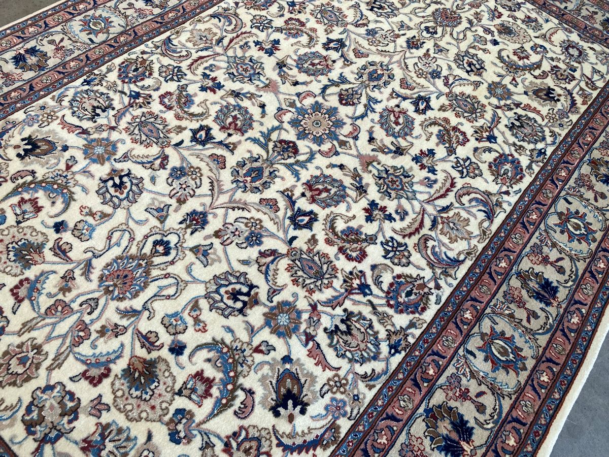 Fine Hand-Knotted Persian Kashmar Carpet