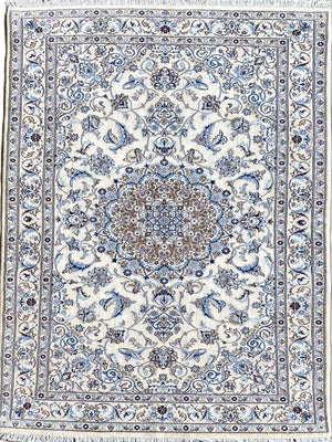 Fine Hand-Knotted Persian Naien Carpet