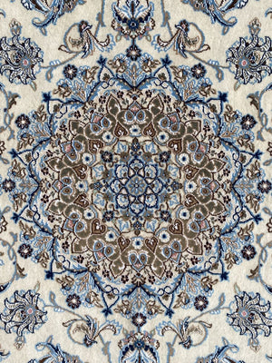 Fine Hand-Knotted Persian Naien Carpet