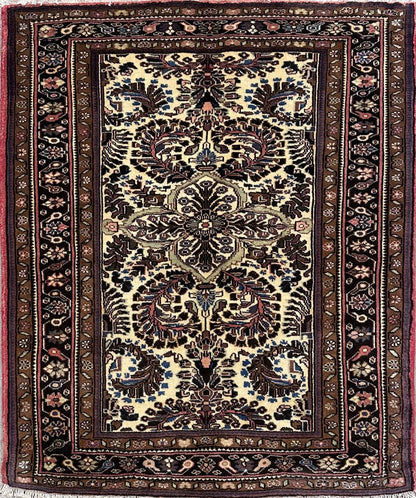 Fine Hand-Knotted Persian Bidjar Rug