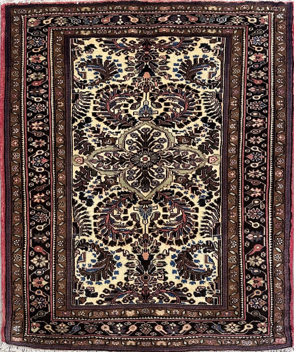 Fine Hand-Knotted Persian Bidjar Rug