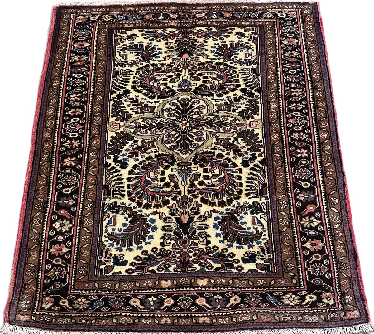 Fine Hand-Knotted Persian Bidjar Rug