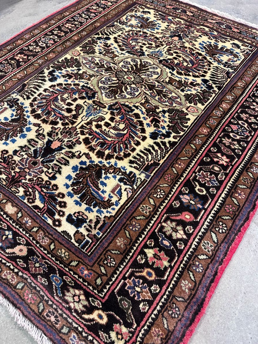 Fine Hand-Knotted Persian Bidjar Rug