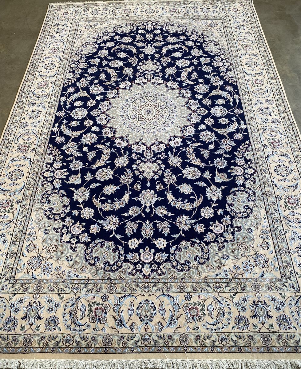 Fine Hand-Knotted Persian Naien Carpet