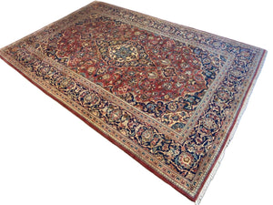 Fine Hand-Knotted Persian Kashan Carpet