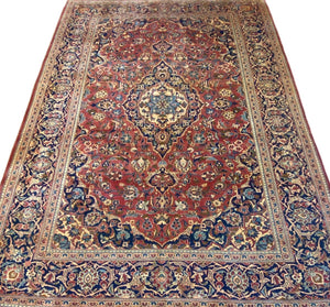 Fine Hand-Knotted Persian Kashan Carpet