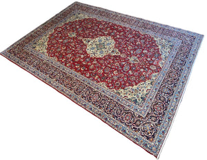 Fine Hand-Knotted Persian Kashan Carpet