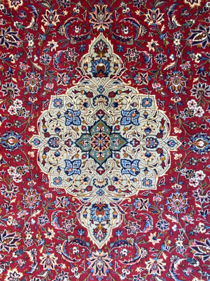 Fine Hand-Knotted Persian Kashan Carpet