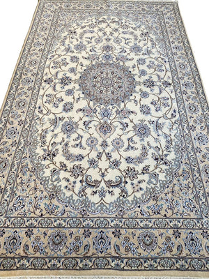 Fine Hand-Knotted Persian Naien Carpet